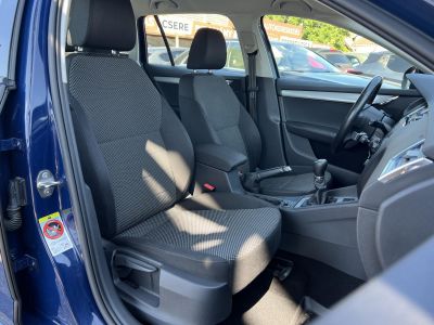 SKODA OCTAVIA Combi 1.4 TSI Ambition 168e km. Tempomat Digitklíma Végig vezetett szervizkönyv!
