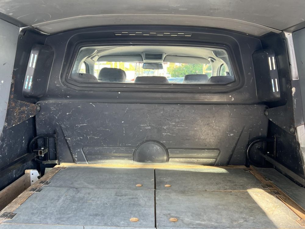 VOLKSWAGEN TRANSPORTER 2.5 TDI Mixto 'D.kab' AXE motorkód. 2.1T vonóhorog. klíma. tetőcsomagtartó. 2 gyári kulcs!