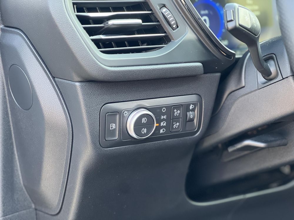 FORD KUGA 2.5 PHEV ST-Line CVT ST-line. panoráma tető