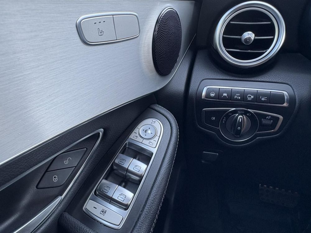 MERCEDES-BENZ GLC 220 d 4Matic 9G-TRONIC AMG csomag. LED Távtartó Head-Up Navi 360 kamera Bluetooth Megkímélt!