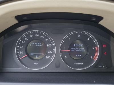 VOLVO XC70 2.4 D [D5] AWD Momentum