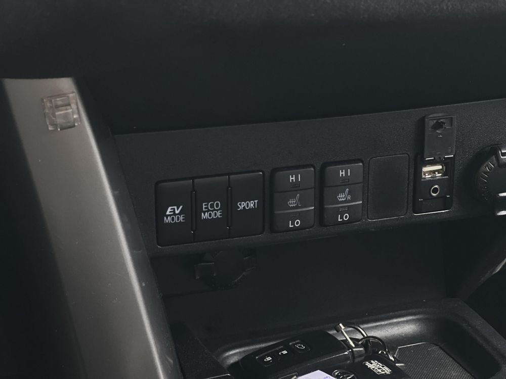 TOYOTA RAV 4 Rav4 2.5 Hybrid Executive e-CVT 4WD Végig márkaszervizelt!