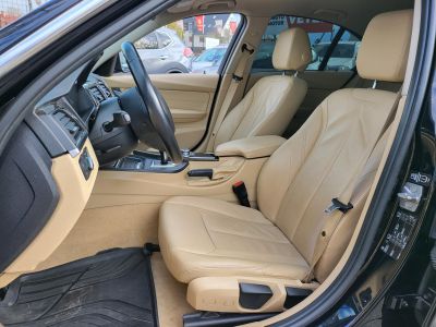 BMW 335i (Automata) Luxury Napfénytető Vajbőr Ülésfűtés Navi Bluetooth