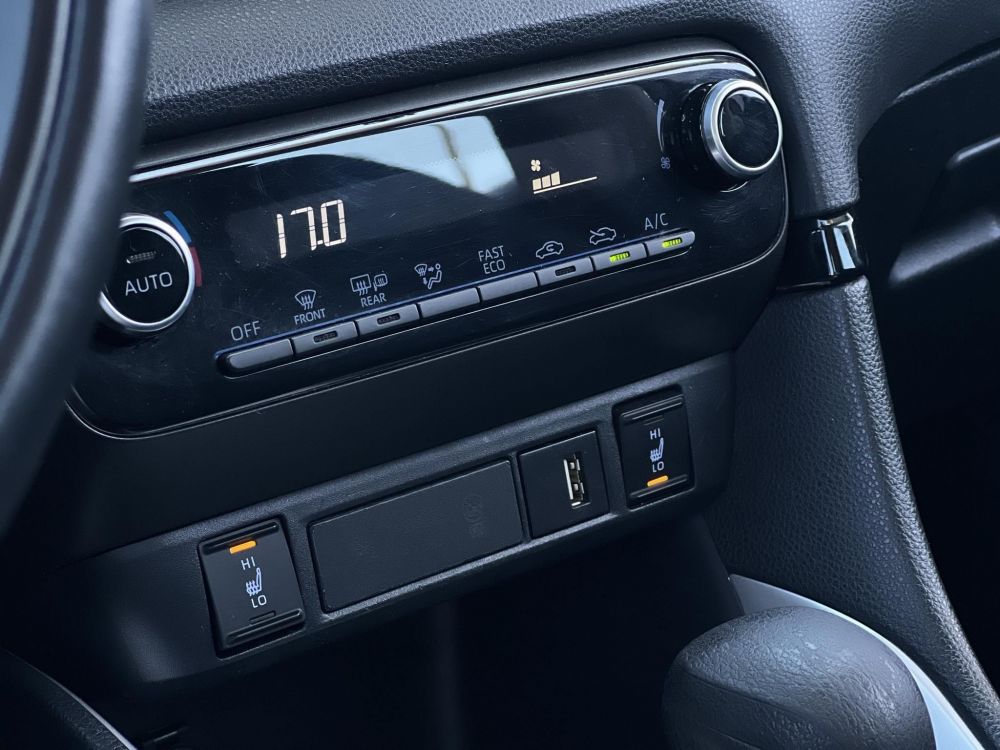 TOYOTA YARIS 1.5 Hybrid Comfort Tech e-CVT 103e km. táblafelismerő. ülésfűtés. kamera. digitklíma