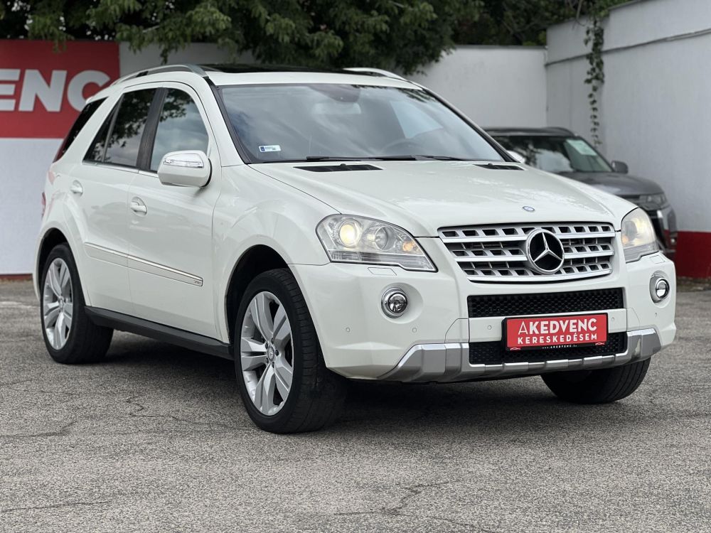 MERCEDES-BENZ ML 320 CDI (Automata) harman/kardon. légrugó. napfénytető. hátsó TV. alcantara belső!