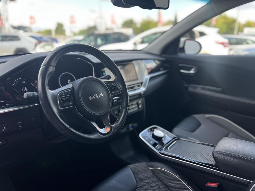 KIA NIRO e-Niro 39kWh Silver 73e km. távtartó. sávtartó. ülésfűtés. félbőr. CARPLAY!