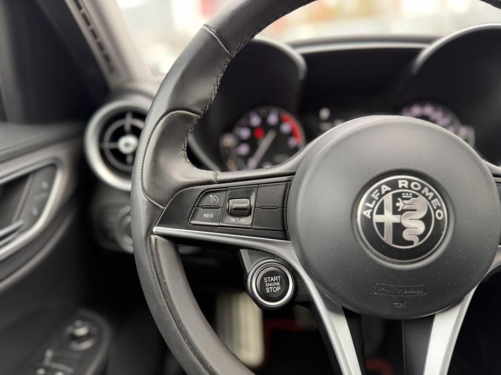 ALFA ROMEO GIULIA 2.0 Veloce Q4 (Automata) 280le. ALFA ROSSO. 116e km!