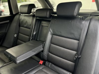 SKODA OCTAVIA Combi 2.0 TDI Ambiente DSG Tempomat Ülésfűtés Bluetooth Navigáció!