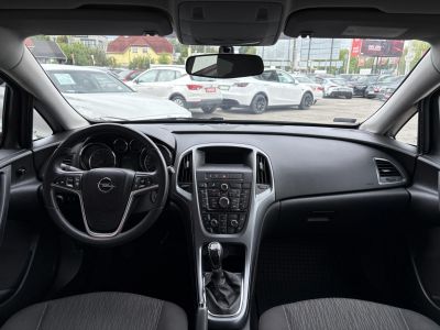OPEL ASTRA J 1.4 T Selection M.o.-i. Klíma Tempomat Bluetooth