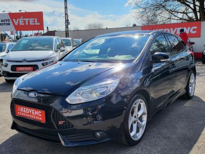 FORD FOCUS 2.0 Ecoboost ST3 250le! megkímélt! xenon. ülésfűtés. tempomat. digitklíma