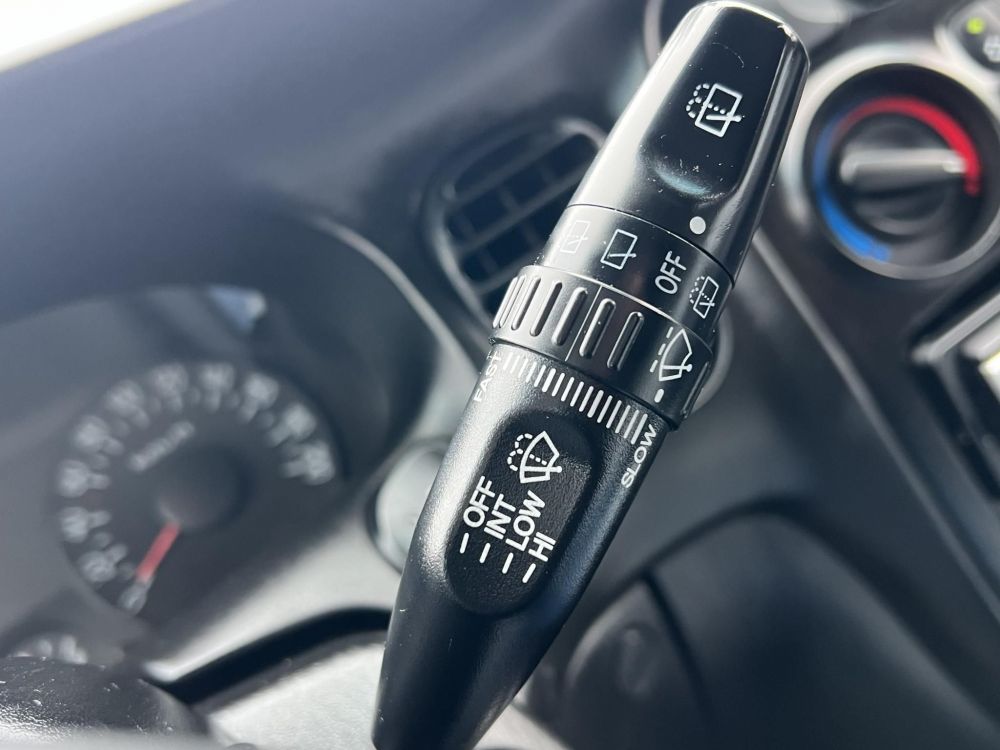 HYUNDAI H-1 2.5 CRDI (9 személyes )