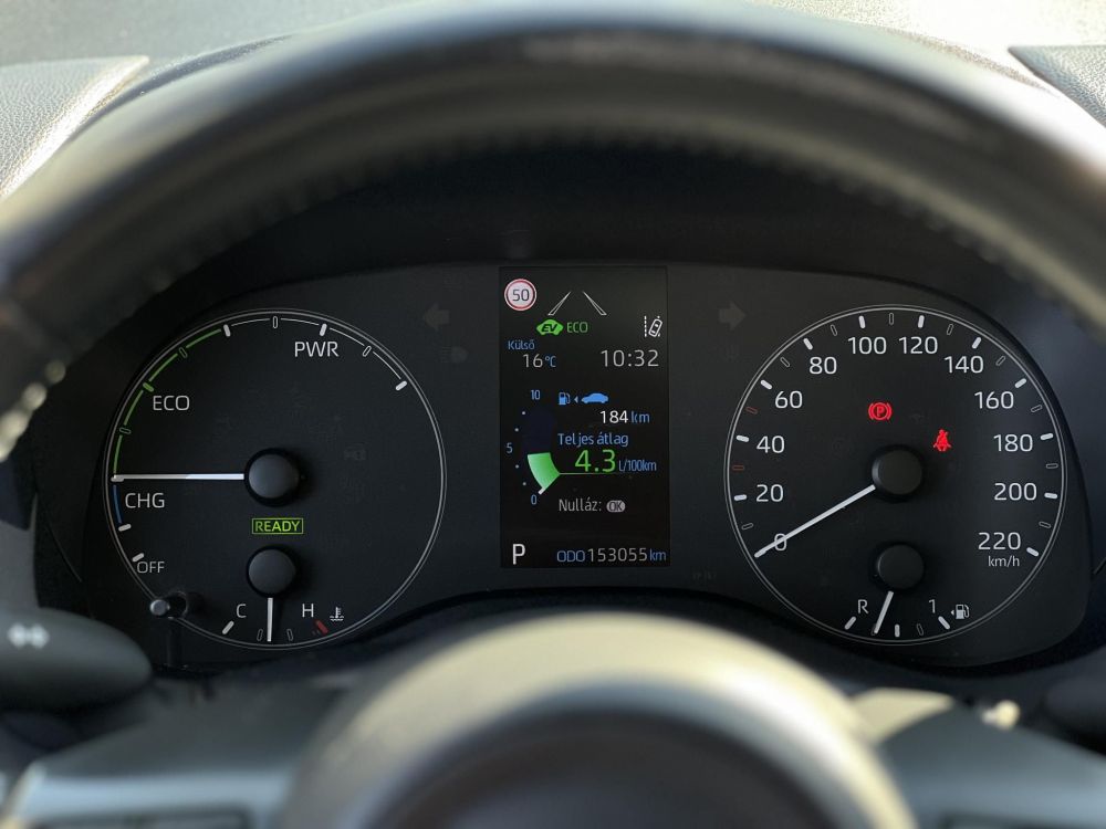 TOYOTA YARIS 1.5 Hybrid Comfort Style e-CVT