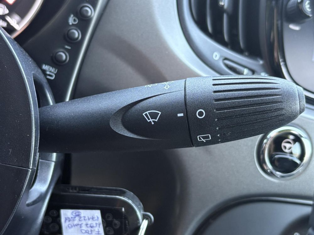 FIAT 500 1.2 8V Lounge Dualogic M.o.-i. Klíma Tempomat Bluetooth 42e km! Military green Edition!