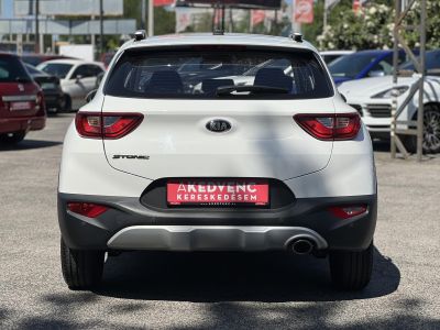 KIA STONIC 1.25 MPI Style Magyarországi. Gyári fényezés. 63e km.Végig vezetett szervizkönyv!