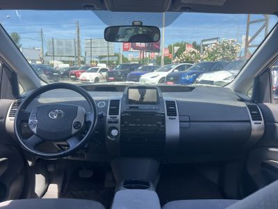 TOYOTA PRIUS 1.5 HSD (Automata) 4 évszakos gumik. Zsuffa Bélánál cserélt akkumulátor!