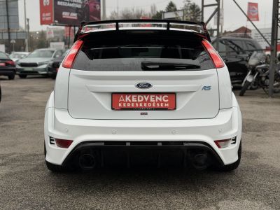FORD FOCUS RS 2.5 T Értékes kiegészítőkkel