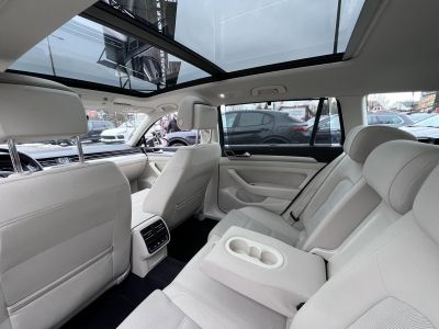 VOLKSWAGEN PASSAT Variant 2.0 TDI BMT Highline DSG Vaj belső. panorámatető. kamera. vezérlés kicserélve