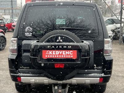 MITSUBISHI PAJERO 3.2 DI-D Instyle Navi (Automata) Xenon Bőr belső 7 személyes Tempomat Bluetooth Navi