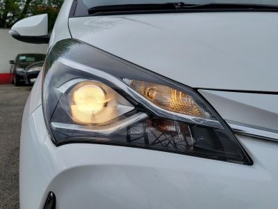 TOYOTA YARIS 1.5 Hybrid Comfort Style e-CVT 121e km. Digitklíma Kamera Bluetooth Sávváltó