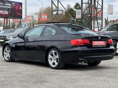 BMW 320d Napfénytető Xenon Ülésfűtés Combtámasz Navi PDC