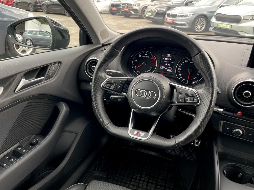 AUDI A3 Sportback 1.6 TDI Sport Friss vezérlés! Xenon Tempomat Navi Bluetooth Ülésfűtés
