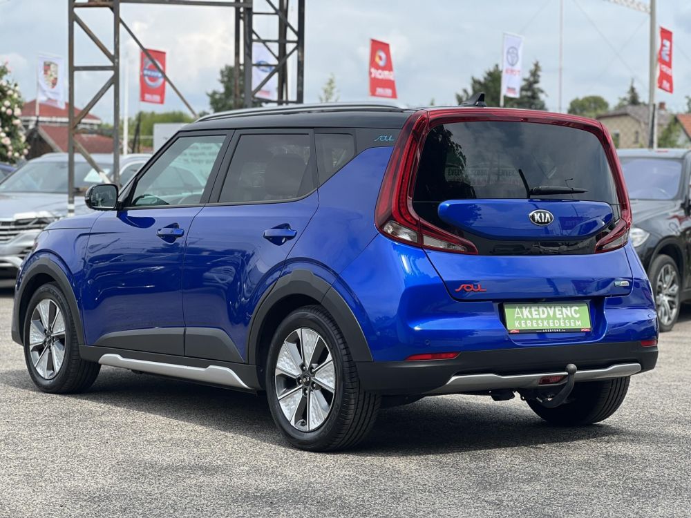KIA SOUL EV 64kWh Gold 114e km. magas felszereltség. head-up. üléshűtés. carplay. 400+km hatótáv!