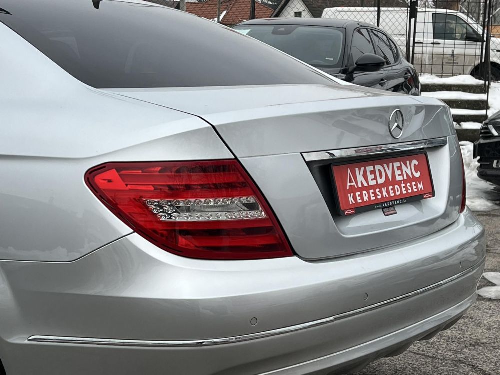 MERCEDES-BENZ C 220 CDI BlueEFFICIENCY (Automata) Xenon Tempomat Ülésfűtés Navi Bluetooth Rendszeresen szervizelt!