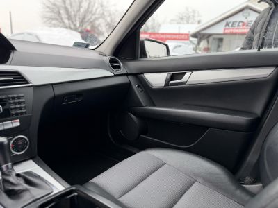 MERCEDES-BENZ C 220 T CDI BlueEFFICIENCY Avantgarde (Automata) Magyarországi Teljes szerviztörténet!