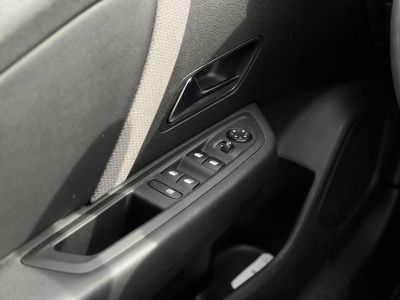 CITROEN C4 1.2 PureTech Feel Plus M.o.-i. 1.tul. 61e km. 360 kamera. HUD. Vonóhorog!