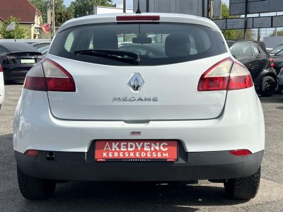 RENAULT MEGANE 1.6 Dynamique Magyarországi. teljes szerviztörténet!