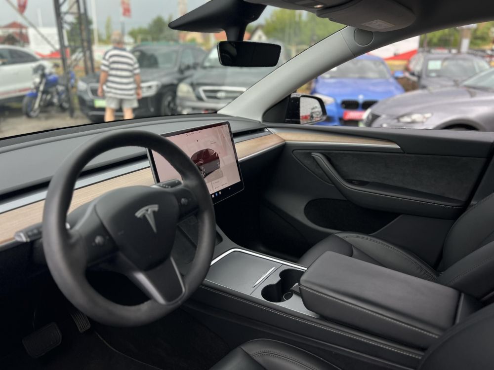 TESLA MODEL Y Long Range AWD (Automata) 94e km. 510km hatótáv. RYZEN proci. 2031-ig garancia!
