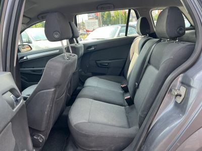 OPEL ASTRA H Caravan 1.6 Enjoy Rendszeresen karbantartott! Klíma Tempomat Alufelni Multikormány