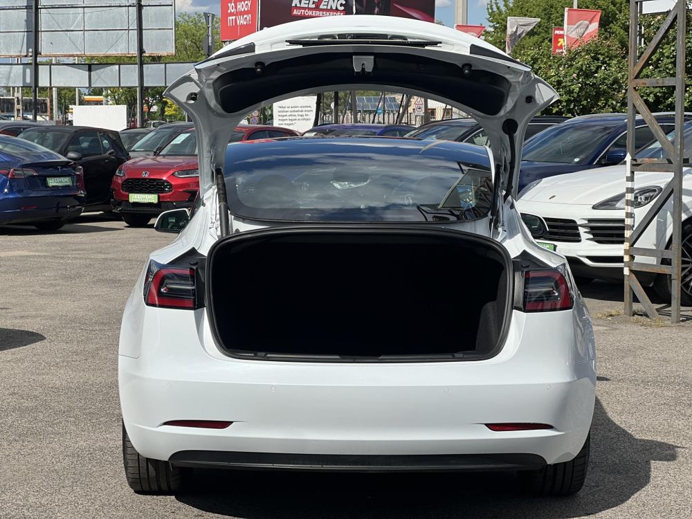 TESLA MODEL 3 Long Range AWD (Automata) 103e km. AMD Ryzen. mátrix LED. hőszivattyú. 2030-ig garanciális!