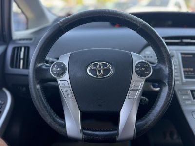 TOYOTA PRIUS PLUG-IN