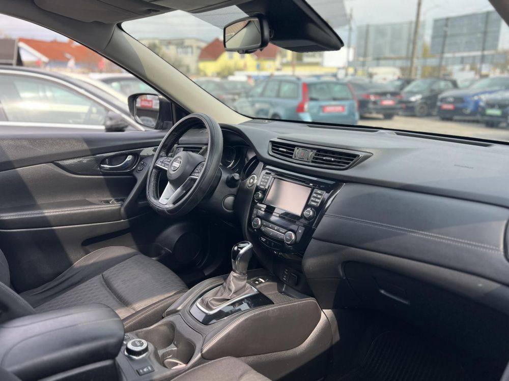 NISSAN X-TRAIL 2.0 dCi Acenta 4x4 Xtronic 155e km. panorámatető. tempomat. sávtartó. ülésfűtés. 360kamera. vonóhorog!