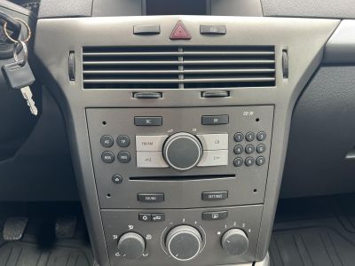 OPEL ASTRA H Caravan 1.8 Cosmo M.o.-i. Klíma Tempomat Tolatóradar!