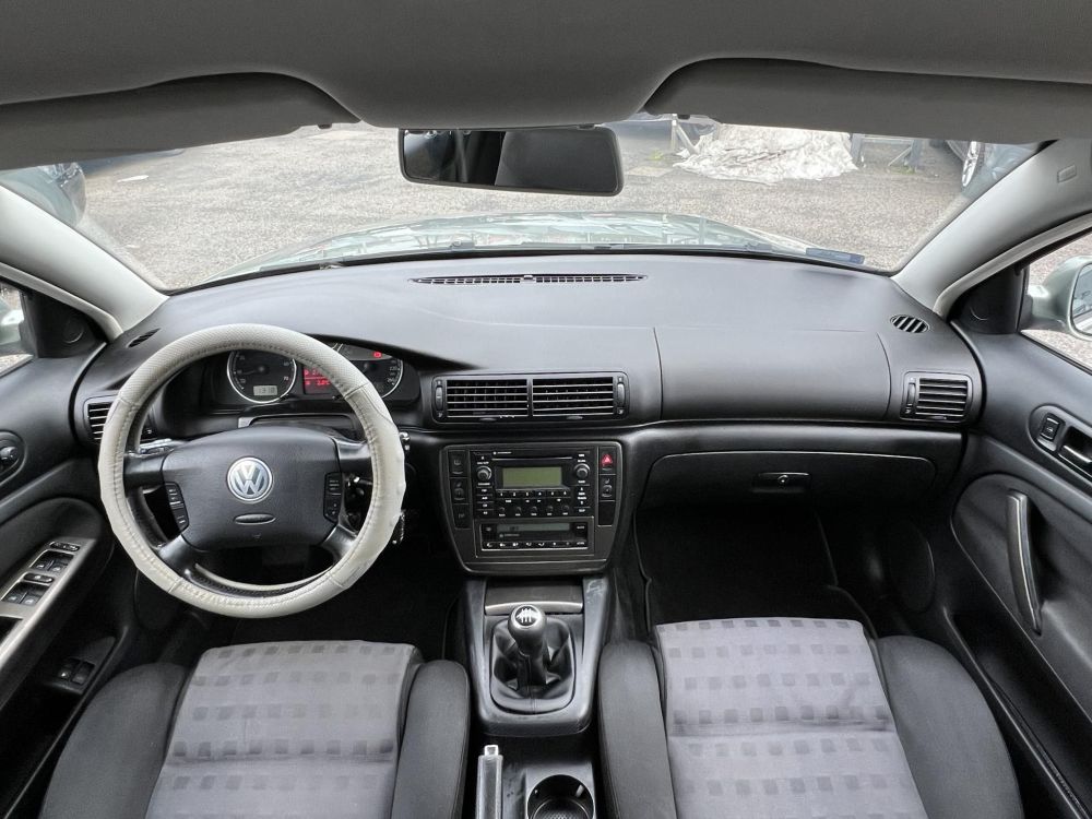 VOLKSWAGEN PASSAT 1.6 Comfortline Business