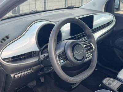 FIAT 500 500e La Prima 42kWh (Automata) Magyar.o-i.Klíma Tempomat Bluetooth Carplay 37e km!