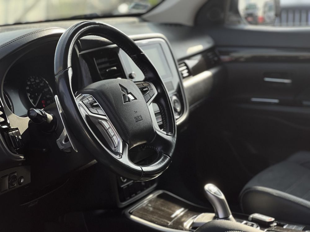 MITSUBISHI OUTLANDER 2.0 PHEV Intense Plus 4WD CVT 114e km