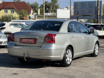 TOYOTA AVENSIS 1.8 Sol 133e km. ülésfűtés. digitklíma. vonóhorog. 2 gyári kulcs!