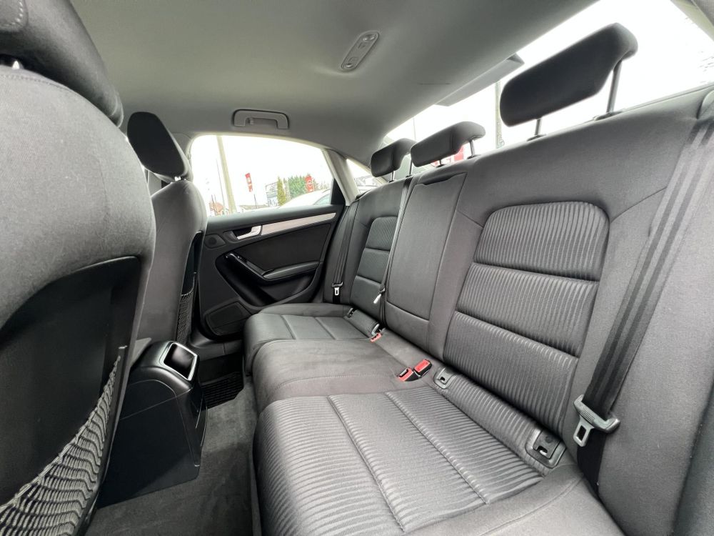 AUDI A4 2.0 TDi Klíma Tempomat Bluetooth 142e km!