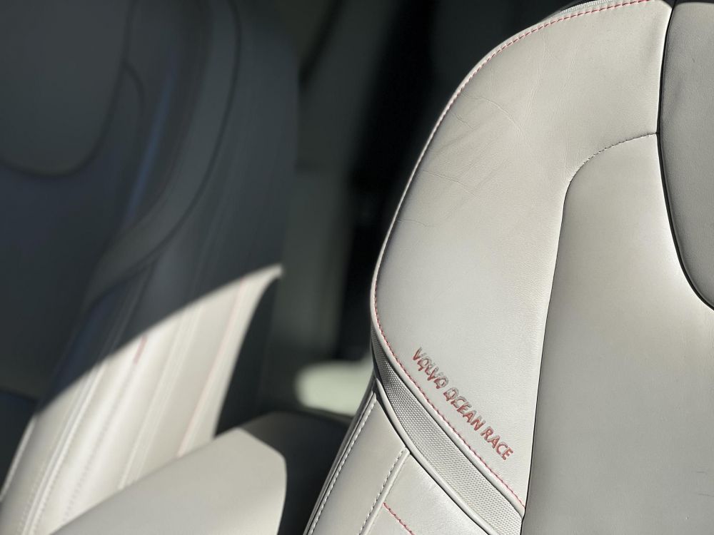 VOLVO V40 1.6 T3 Ocean Race 107e km. Magyarországi. Teljes szerviztörténet!