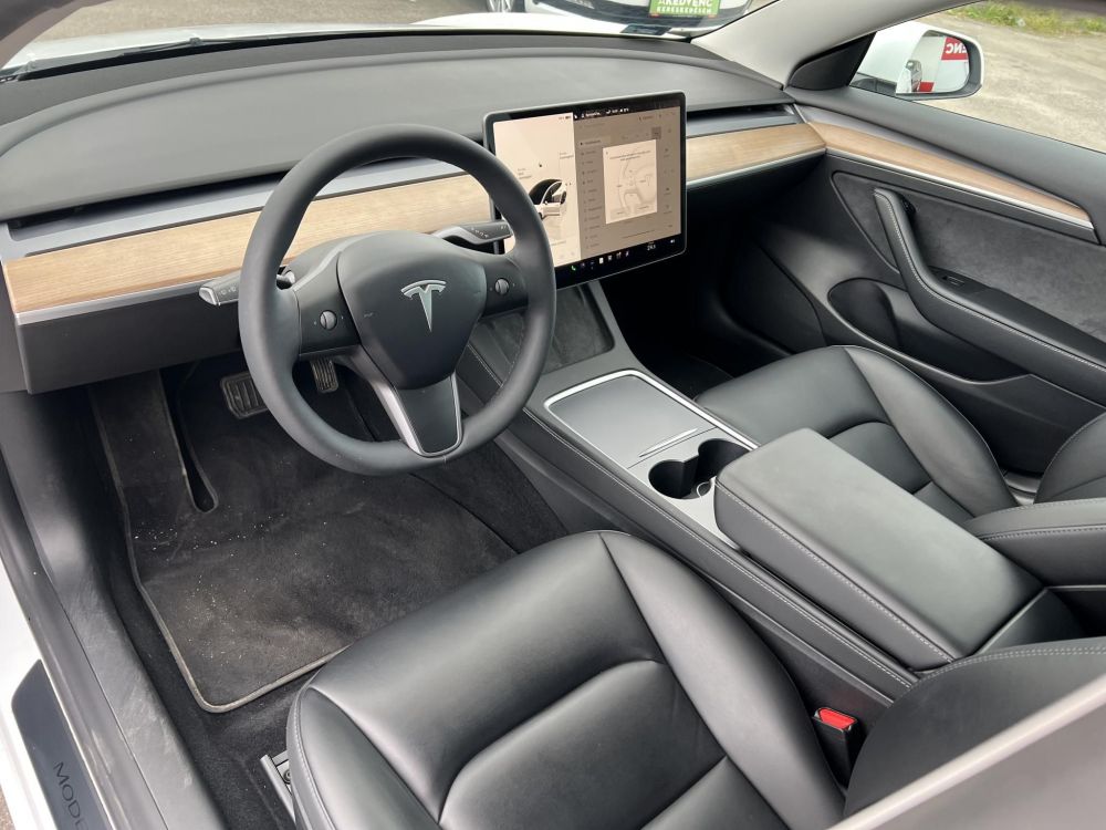 TESLA MODEL 3 Standard Range Plus Aut 35e km. garanciális. hőszivattyú. prémium hifi. mátrix LED!