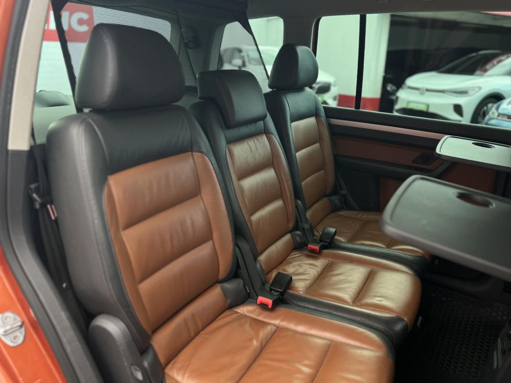 VOLKSWAGEN TOURAN Cross1.4 TSi 7 személyes Highline Bőr belső. Tempomat Vonóhorog Szervízel!t
