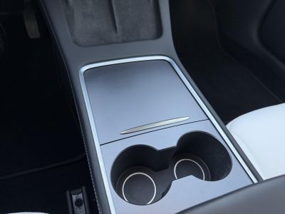 TESLA MODEL 3 Long Range AWD (Automata) 109e km. FEHÉR BELSŐ. garanciális. mátrix LED. hőszivattyú. premium hifi!