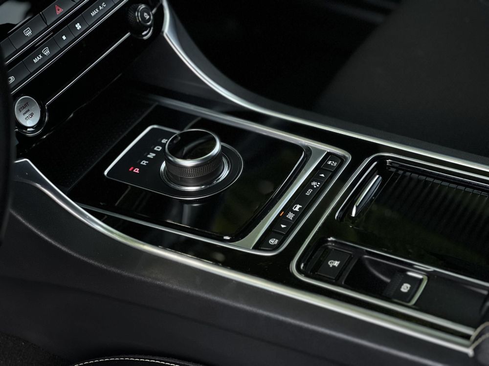 JAGUAR XF 2.0 i4D Portfolio