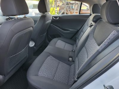 HYUNDAI IONIQ electric Premium (Automata) 250km-es hatótáv. Vezetett szervizkönyv!
