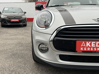 MINI COOPER 1.5 M.o.-i. 1.tul. Klíma Panoráma tető Harman/Kardon Téli/nyári garnitúra!