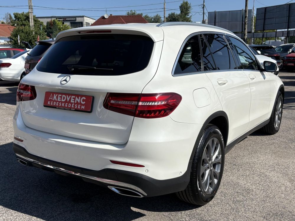 MERCEDES-BENZ GLC 220 d 4Matic 9G-TRONIC AMG csomag. LED Távtartó Head-Up Navi 360 kamera Bluetooth Megkímélt!