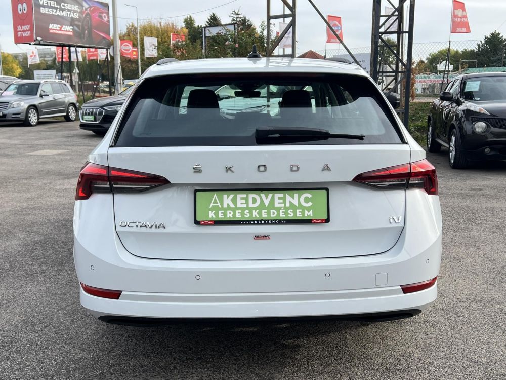 SKODA OCTAVIA Combi 1.4 TSI pHEV Ambition DSG 22e km. LED Tempomat Carplay Sávtartó Ülésfűtés Kormányfűtés Virtual Cockpit
